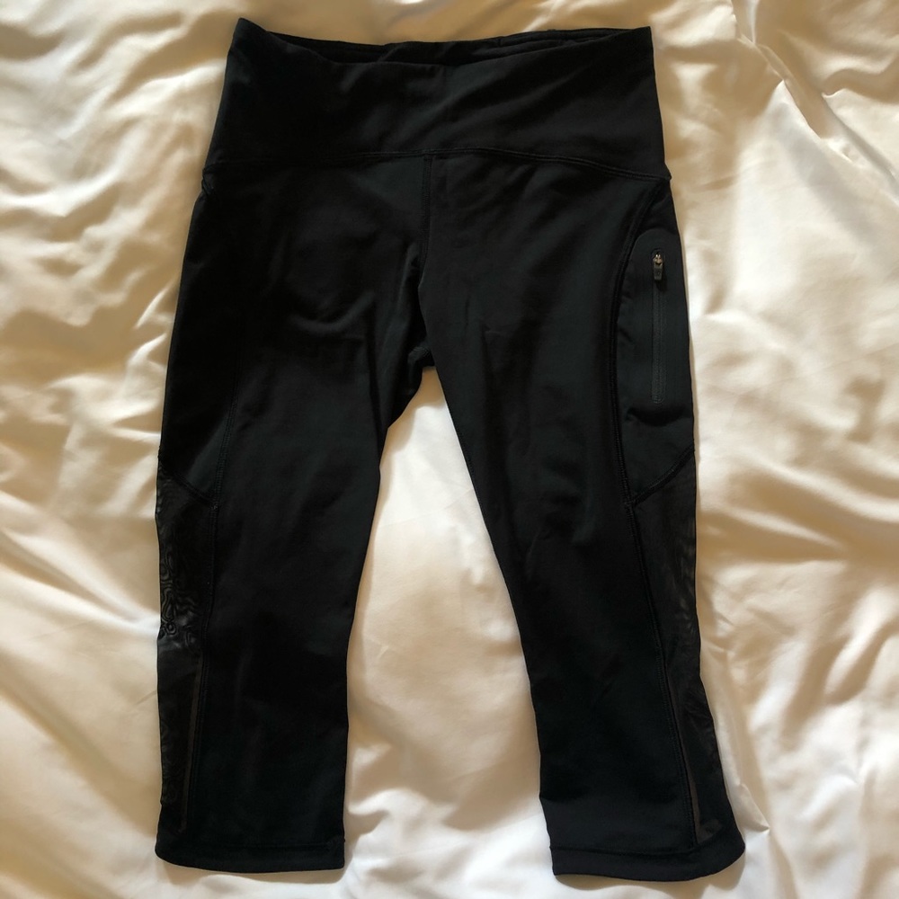 Black Capri lululemon legging